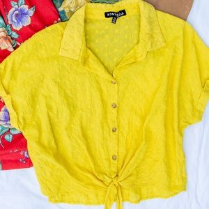 90s Vintage Yellow Eyelet Tie-Front Short Sleeve Dolman Button-down
